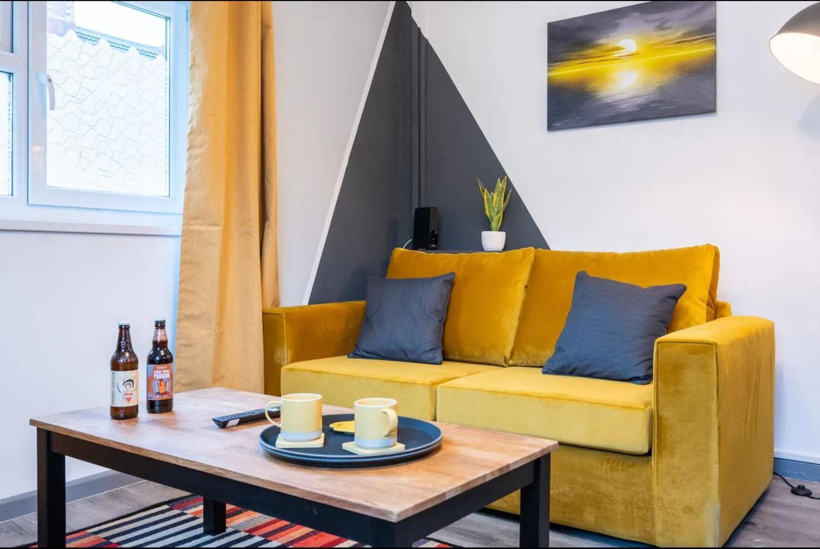 Stunning One Bedroom Apartments Near Shops & Central Cardiff Bagian luar foto