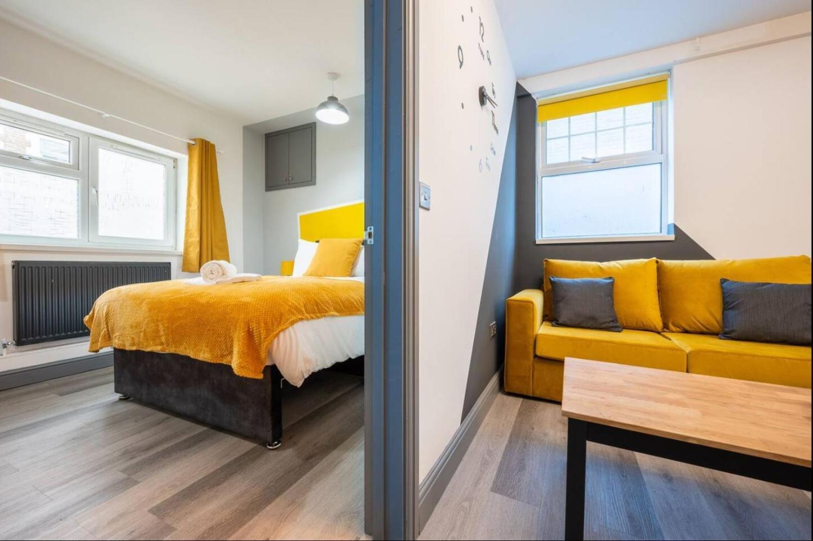 Stunning One Bedroom Apartments Near Shops & Central Cardiff Bagian luar foto